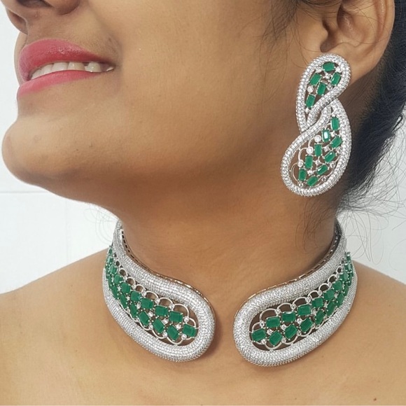 Chocker Set - Picture 7 of 9